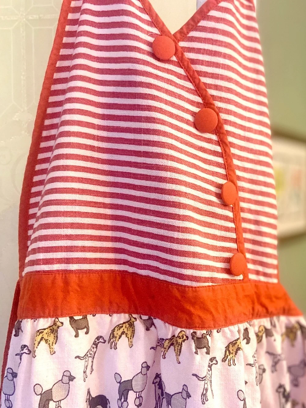 NWT Envogue Dog Pattern Kitchen Apron Full Red/White Stripes Women’s Homemaking